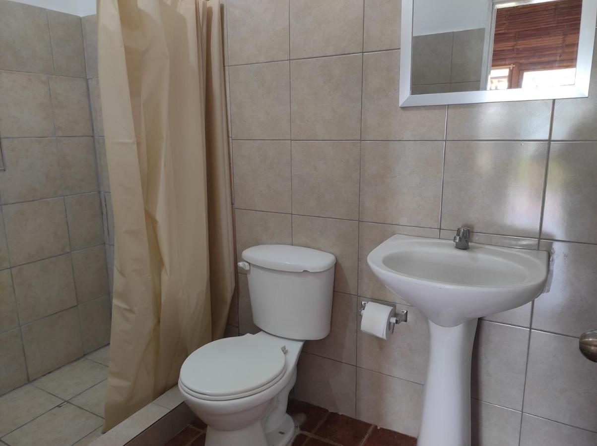 Hotel Caramba Hospedaje Tonsupa Esterno foto